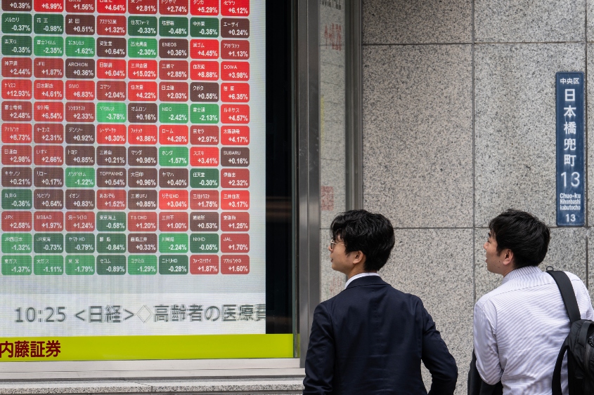 Wall Street wobbles as SpaceX shares launch, oil slides on Mideast deal hopes